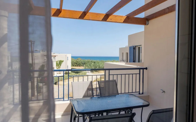 Phaedrus Living: Seaside Thalassa Cretan 201