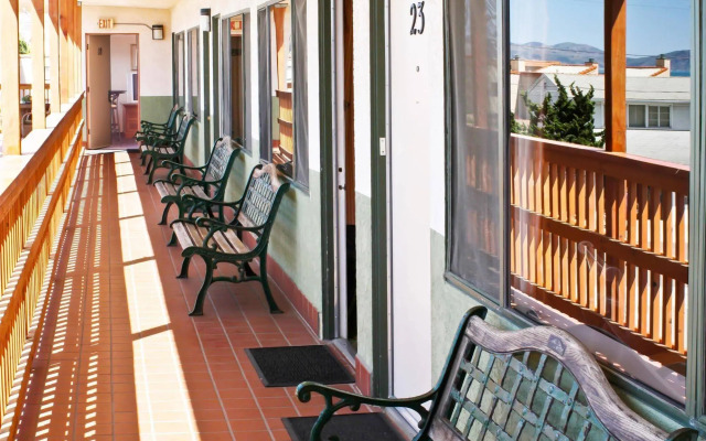 Motel 6 Pismo Beach - Pacific Ocean