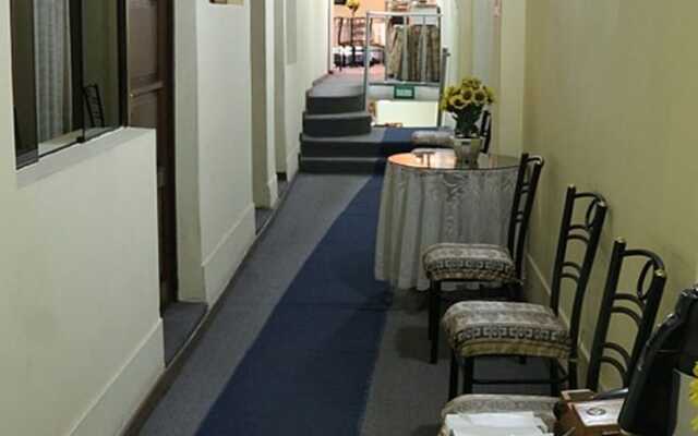 Hostal Alfredo's Palace