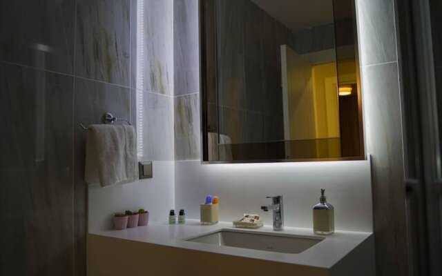 Exclusive Spacious 2 1 Apartment 2 Bathrooms - Core Living