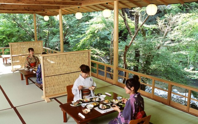 Takao Kinsuitei
