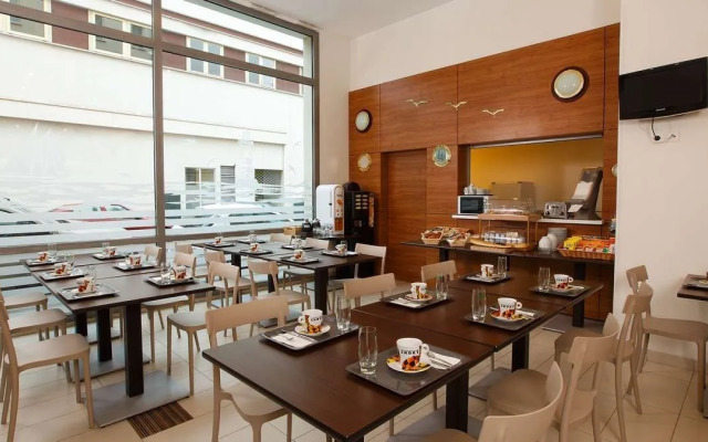 Appart'City Confort Paris Clichy Mairie