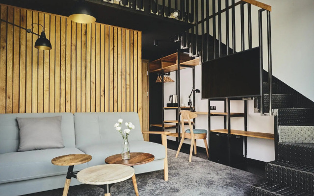 New Port Hotel