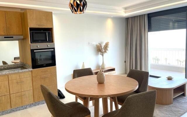 Luxury Apartment 105sqm Terrace Seafront WIFI Unlimited