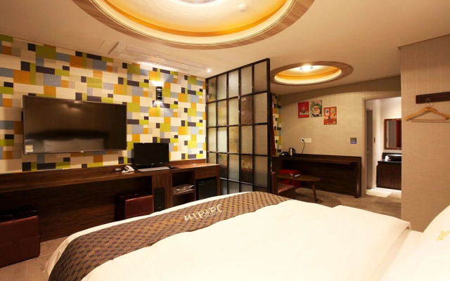 Yeongdeungpo Jardin Hotel