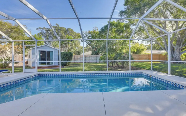 Pet-friendly Home w/ Heated Pool in Bradenton