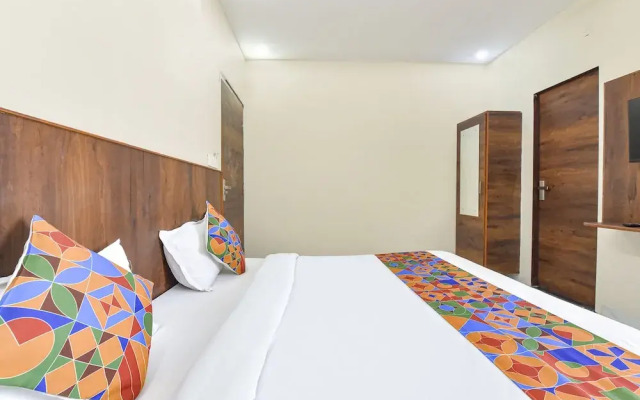 Fabhotel Lavish Palace