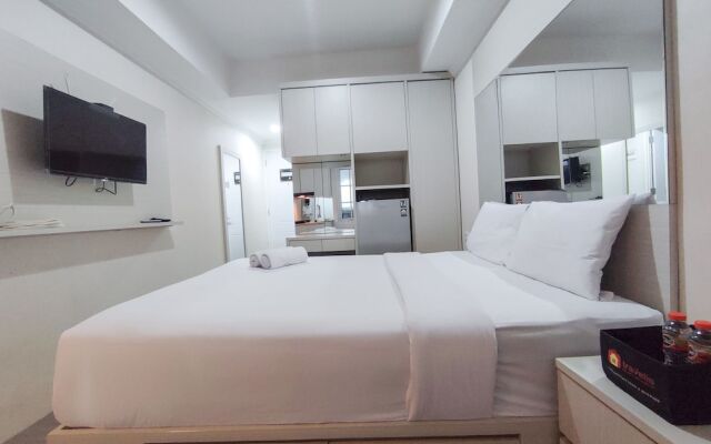 Warm And Cozy Style Studio Room At Paltrow City Apartment