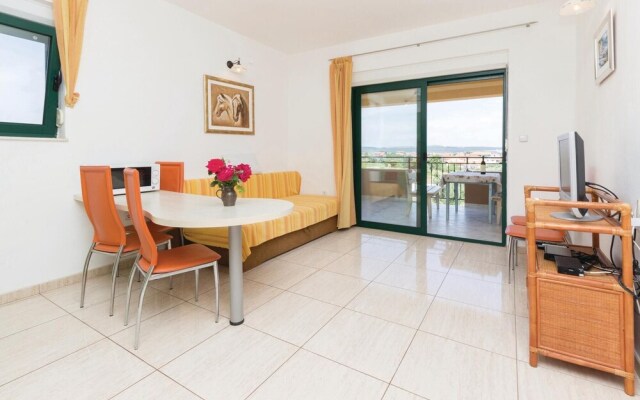 Amazing Home in Pasman With Wifi and 8 Bedrooms