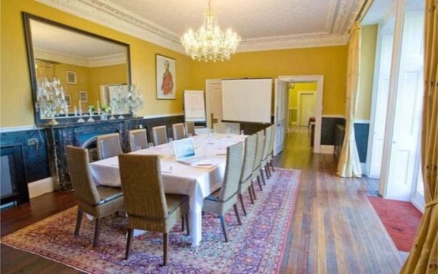 Albert Cottage Hotel