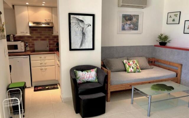 Grand studio avec piscine et vue mer panoramique