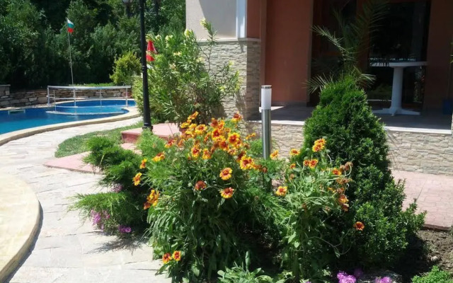 Perla Family Hotel