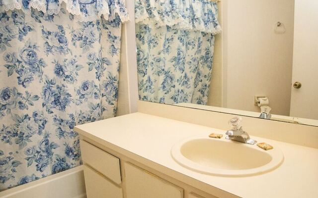 Country Club Minium 2 Bedroom Condo