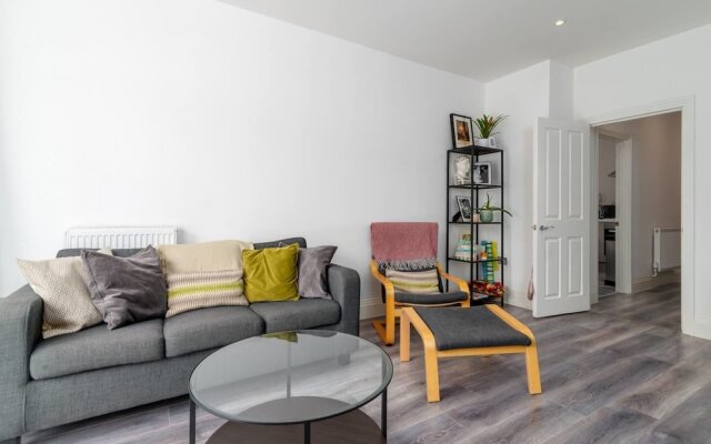 Beautiful Flat For 3 With A Garden In Acton