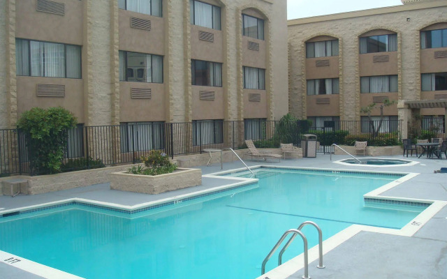 Portside Inn & Suites