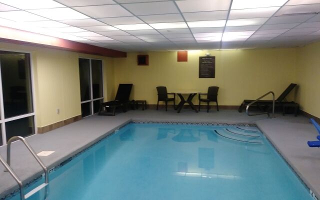 Comfort Inn & Suites Macon North I-75