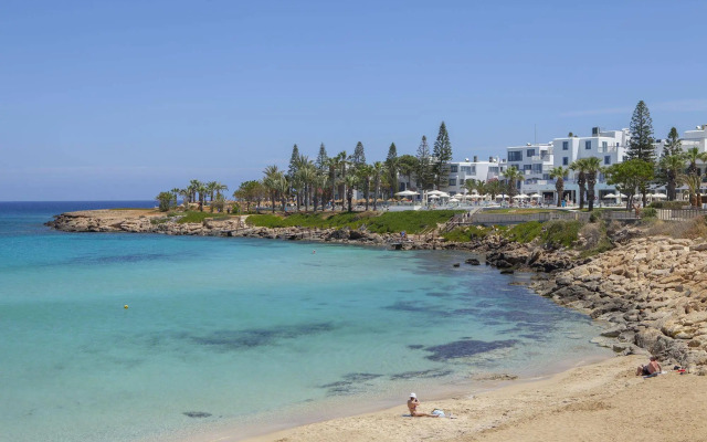 Nausicaa Luxury Villas By Louis Hotels