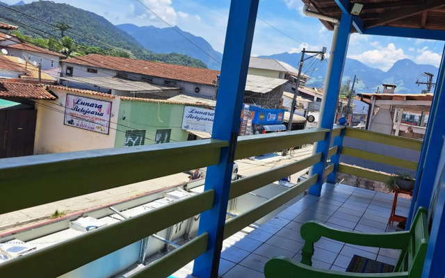 Girassol Hostel by Katita