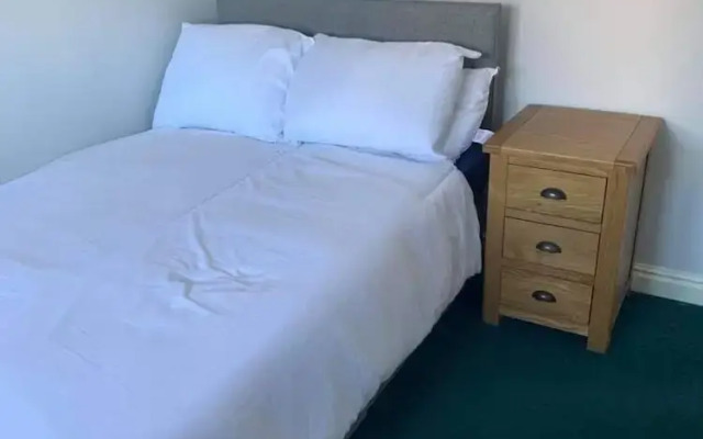 Cozy Beach House in Sandown - 3 Bedrooms
