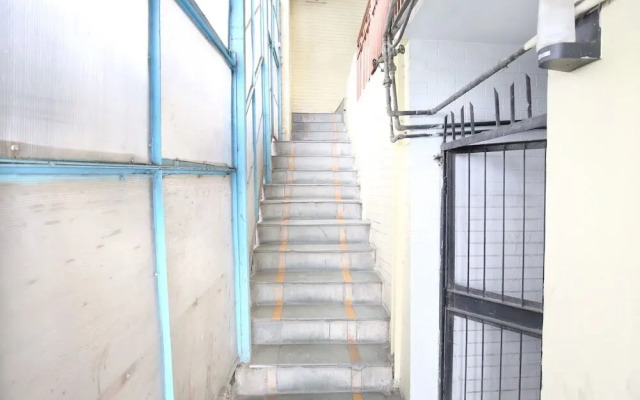 Meridian House  by OYO Rooms