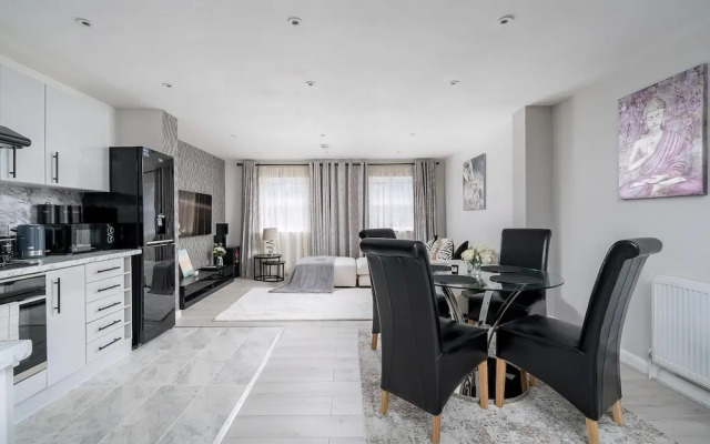 Modern South Wimbledon Stay