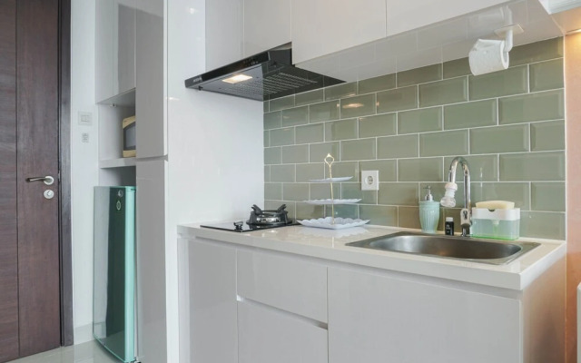 Modern and Stylish Studio at West Vista Apartment