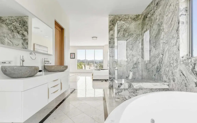 Luxe LA Escape w/ Pool, Views & Game Room Alta Vista Estate by Avantstay