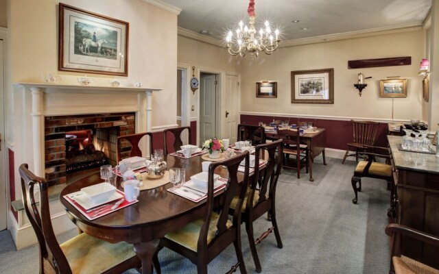 Flag House Inn