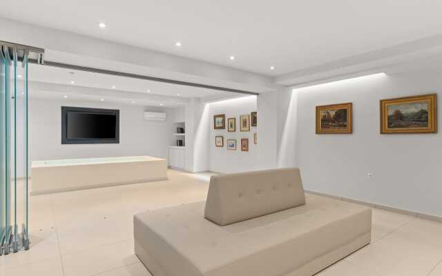 Gallery Central Piraeus Port