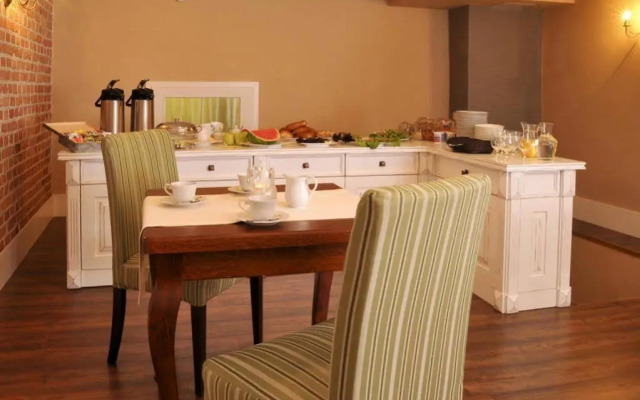 American House Hennela