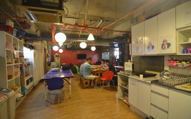 Kimchee Sinchon Guesthouse - Hostel