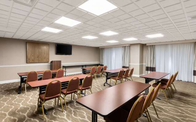 Comfort Suites Commerce