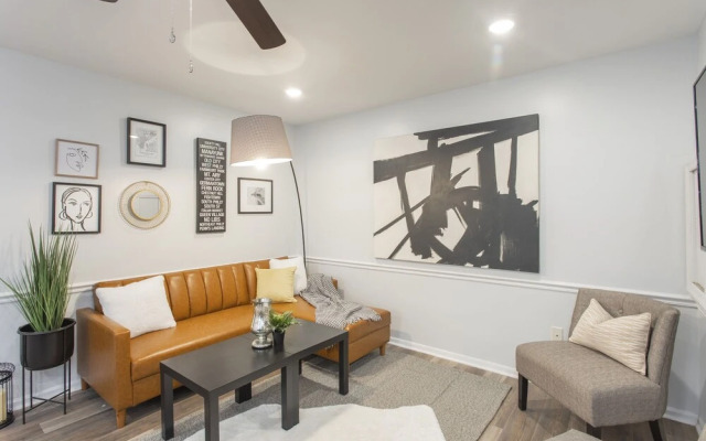 East Passyunk Trendy Apartment