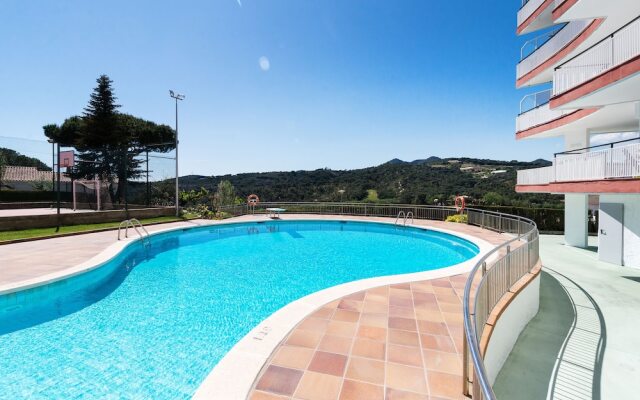 Modern flat  Pool and Tennis area