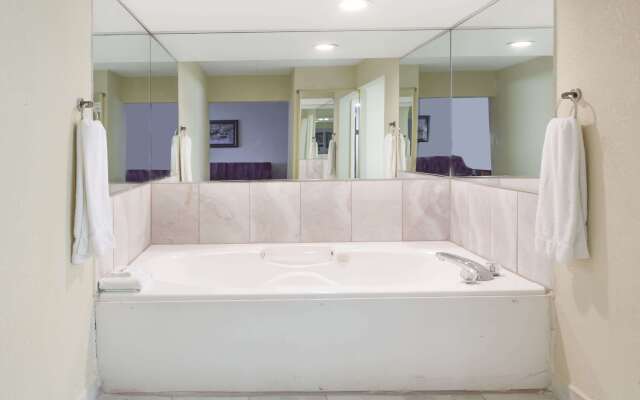 Ramada by Wyndham Lebanon