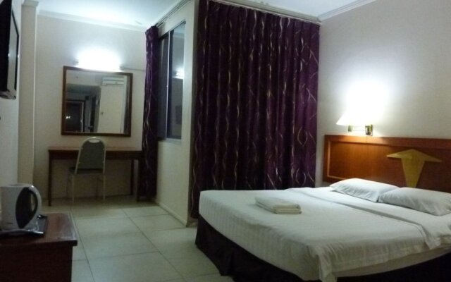 OYO 11342 Liwah Hotel Near Hospital Umum Sarawak