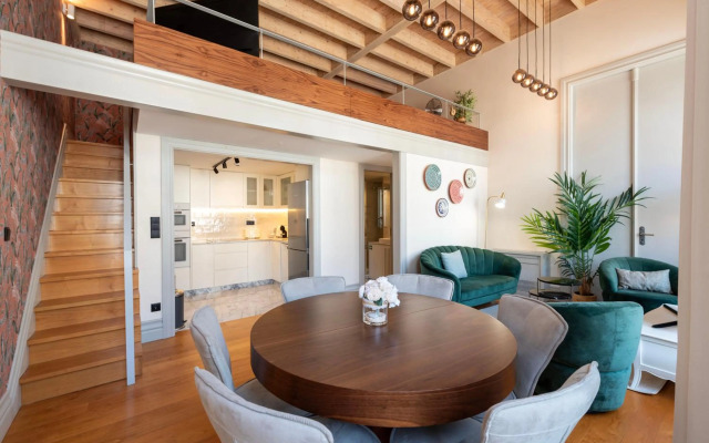 LovelyStay - Deluxe 2BR Duplex with Splendid View