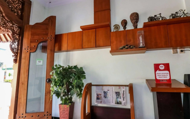 OYO 512 Ndalem Mantrijeron Hotel