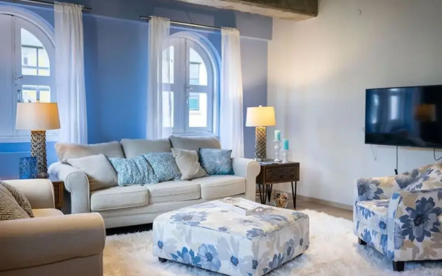 Chic Historic Townhouse in City Centre Willemstad