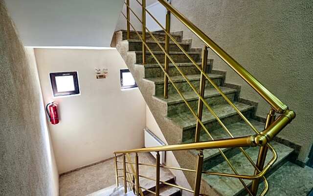 Gold Line Hotel