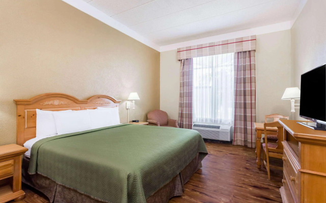 Wingate by Wyndham Savannah Gateway