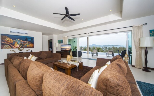 Villa Hin Fa 8 Bed Seaviews in Extensive Modern Grandeur