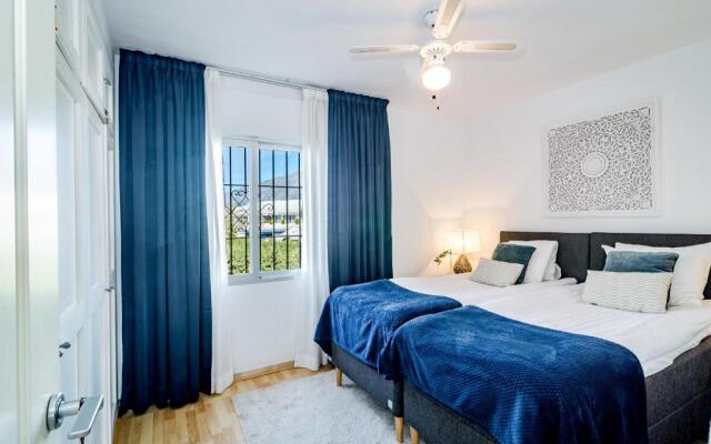 MA - Elegant Apartment with Sea views
