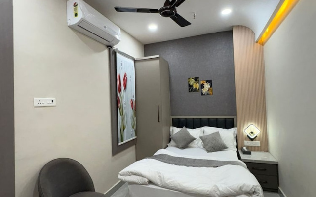 Hotel R J Heights