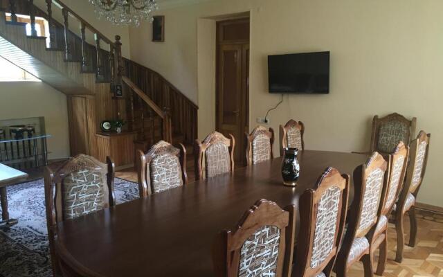 Areguni Guest House