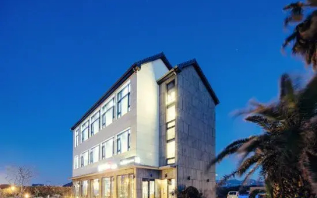 Jeju Blue Els Spa & Pool Pension