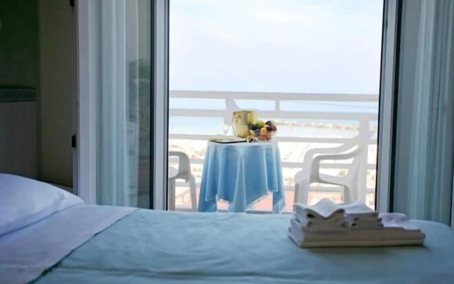 Hotel Lungomare Cattolica