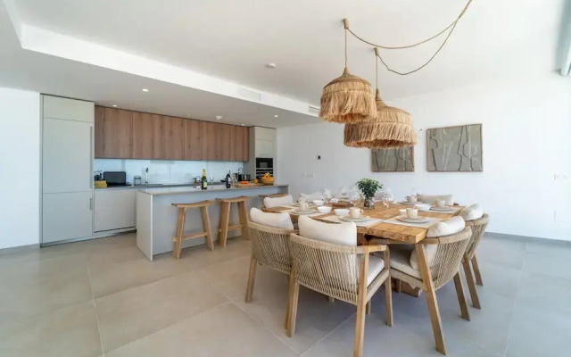 Benalmadena Luxury 4 Bed Apartment Jacuzzi