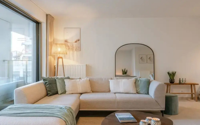 Bright Apartment in Sky Garden With Terrace