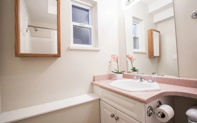 Bayside 3BR in Kitsilano by Sonder